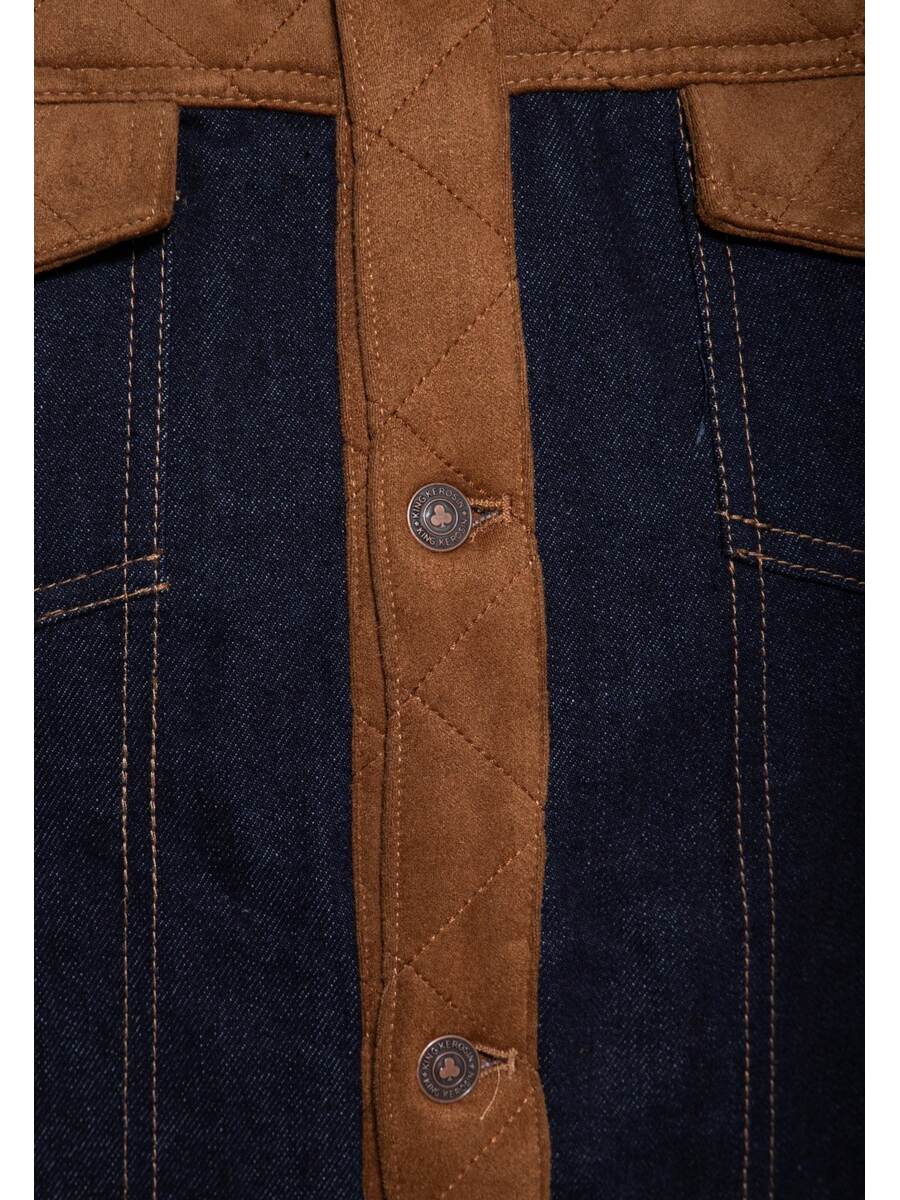 06-quilted-vest-navy-button-detail.jpg