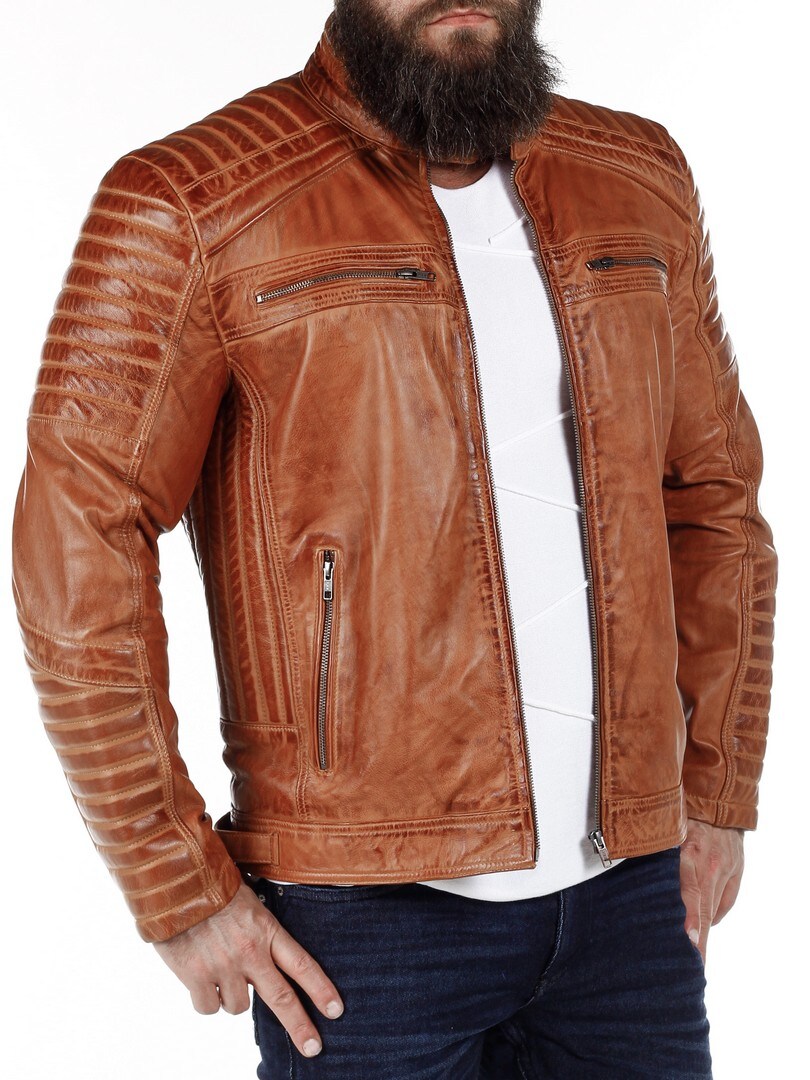B-rd-us-rivian-dark-cognac (17)