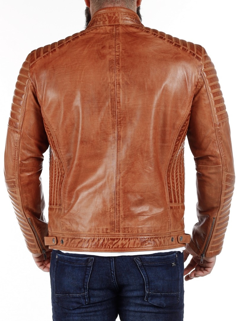 B-rd-us-rivian-dark-cognac (18)