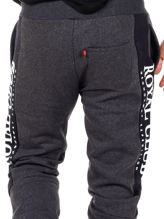 G-MAHORSE-DARK-GREY-(18-of-19).JPG