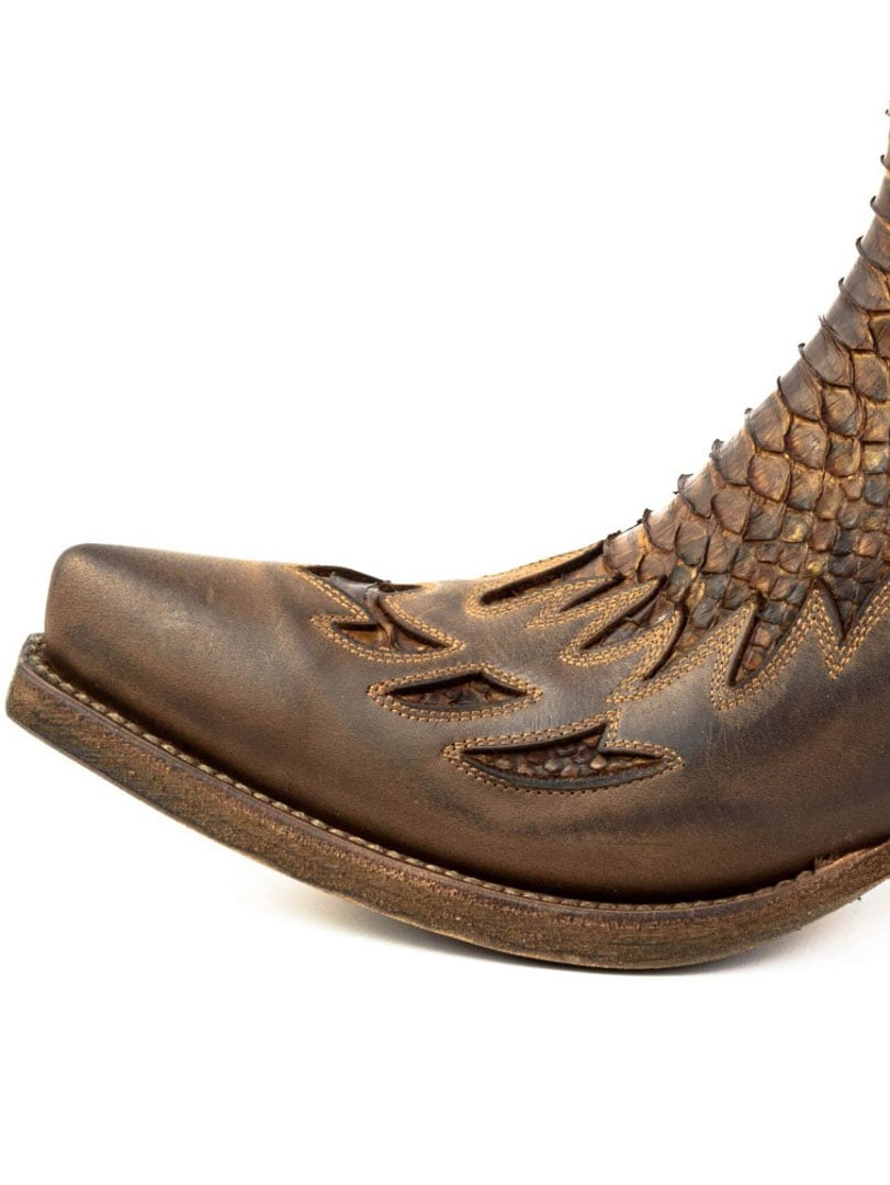 Mayura 12 Boots - Crazy Old Sadale_7.jpg