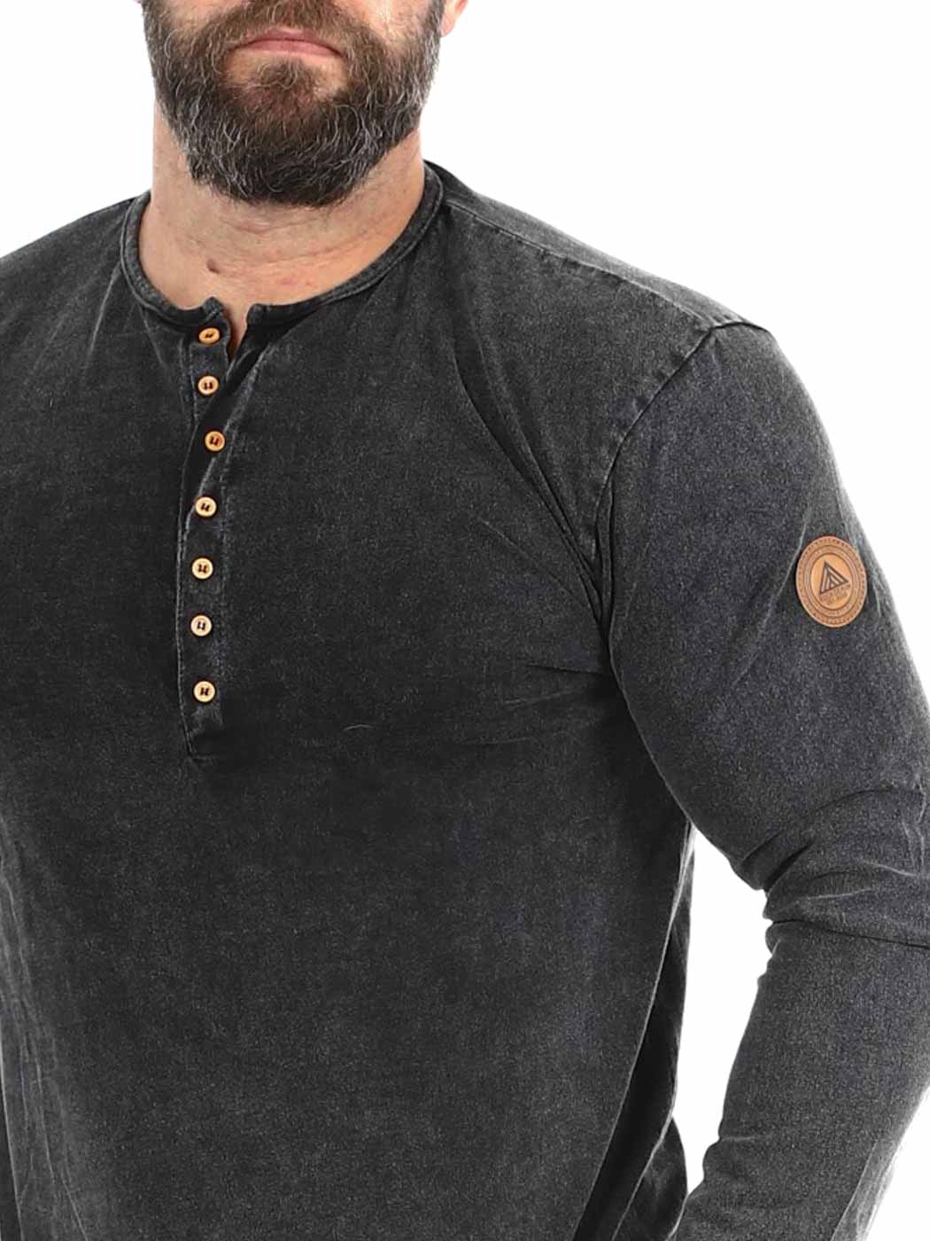 RD Henley Longsleeve Black-4.JPG
