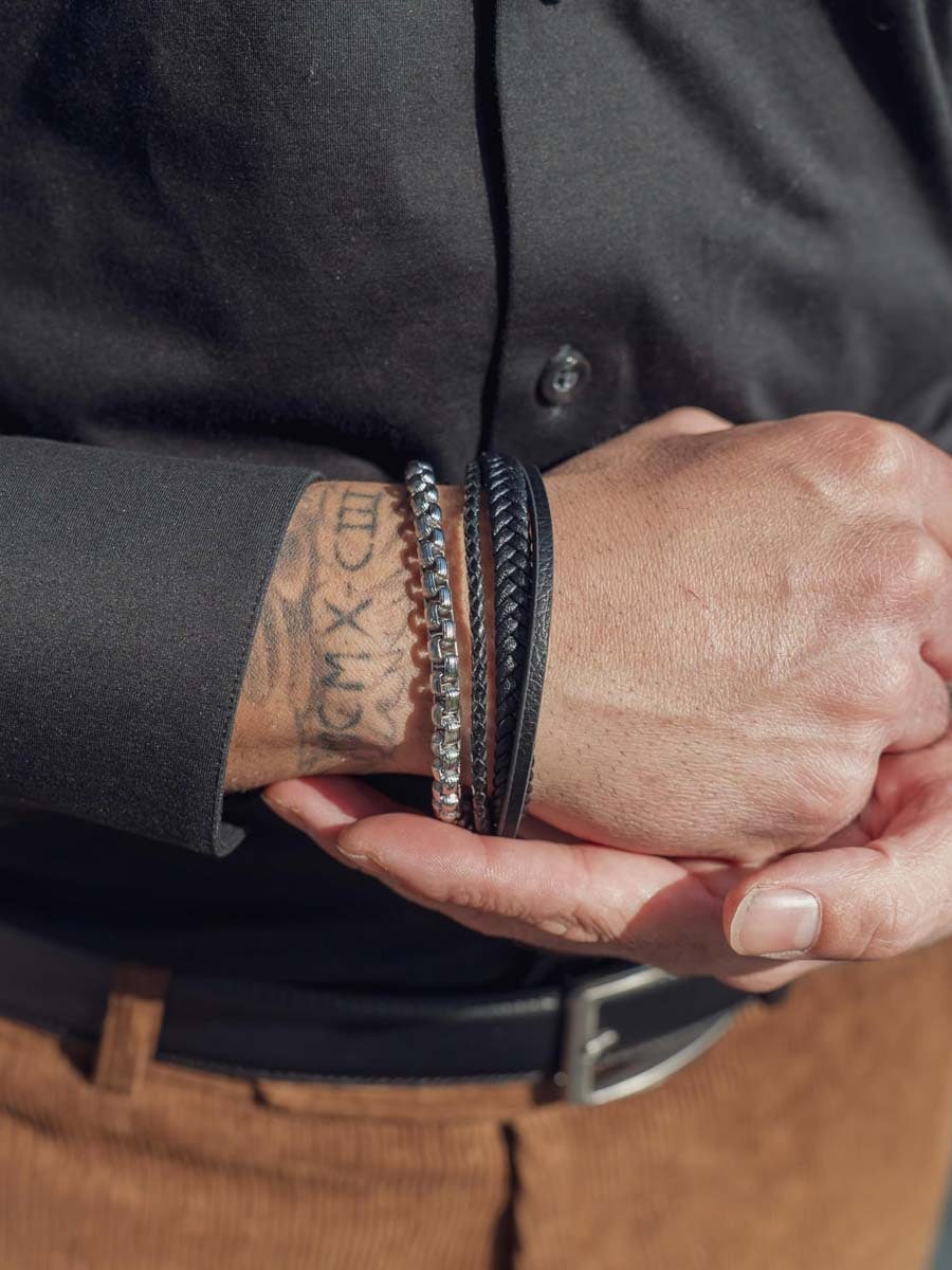 Serasar Hero Leather Armband b048 2.jpg