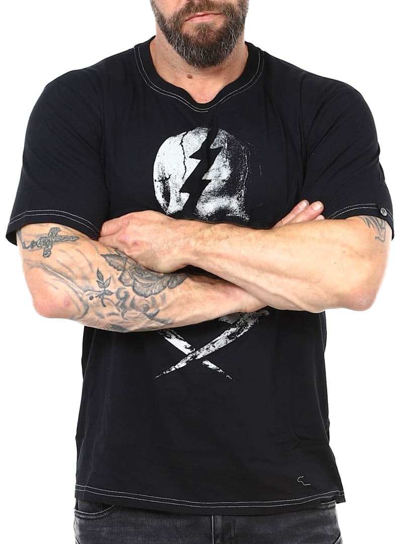 Thunderstruck Tee Tshirt by Wornstar_4.jpg