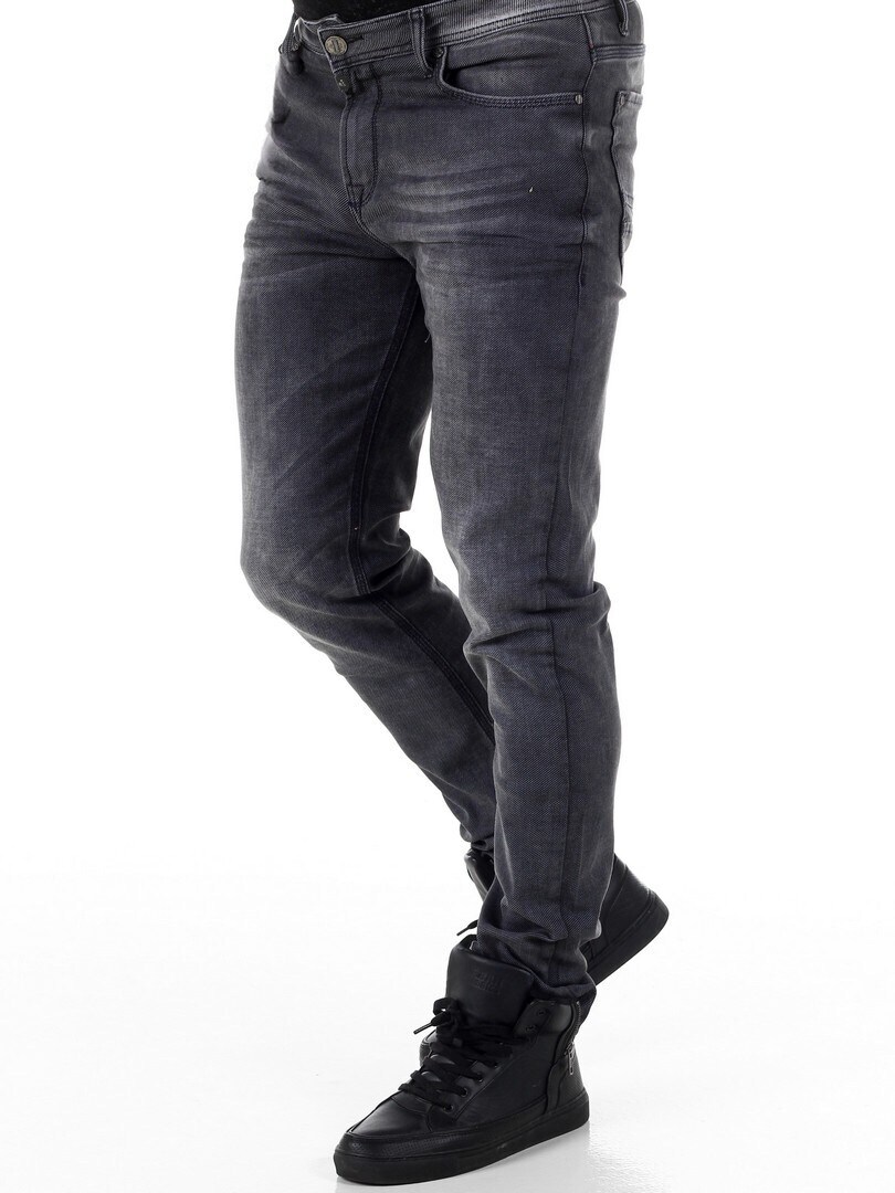 Victory Slim fit.jpg