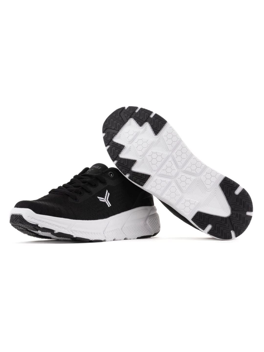 Yumas Trivor Sneakers 2.jpg