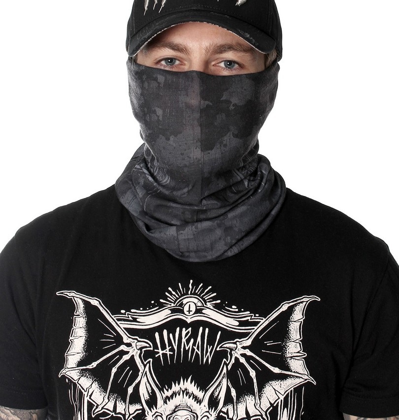 fw2020-hyraw-clothing-neck-warmer-blazon-4