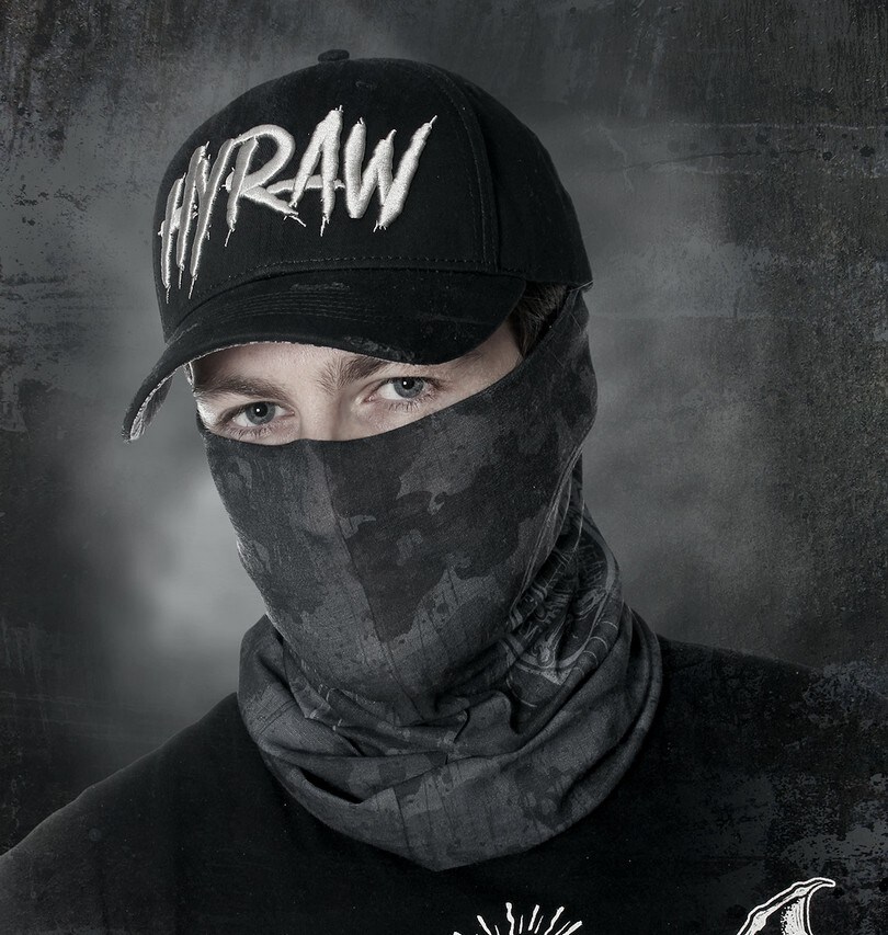 fw2020-hyraw-clothing-neck-warmer-blazon-5